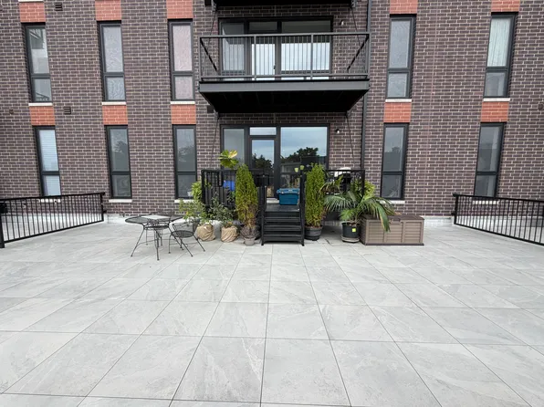 3204 N Kostner Ave, Chicago, IL