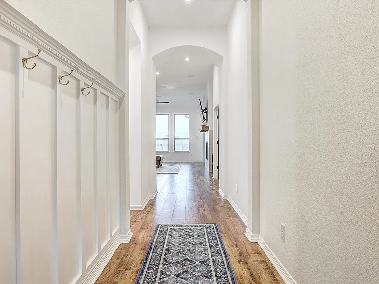 1117 Spring Gulch Ln — Photo 4