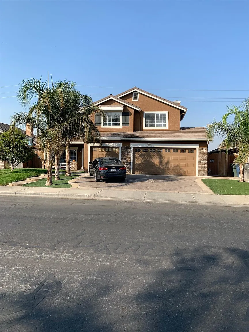 451 Burgundy St photo 1