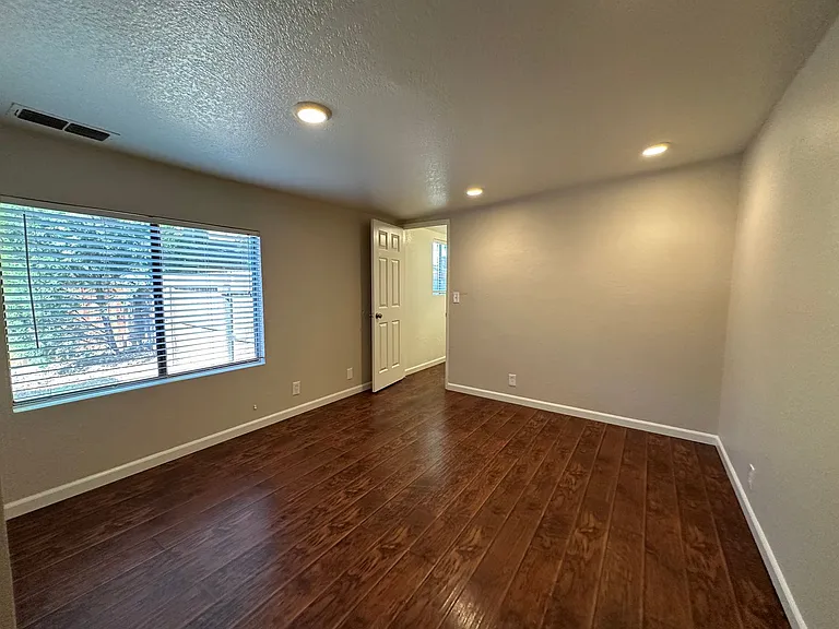 Country Lane - A Must See Community! — Photo 27