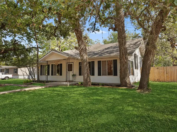 327 12th St, Somerville, TX 77879