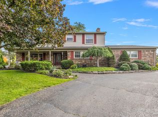 52625 Belle Pointe Ct, Utica, MI 48316