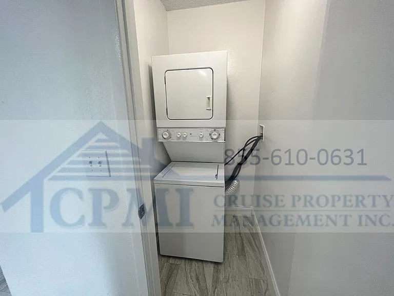 Colonial Village - 7550 Stirling Rd — Photo 37
