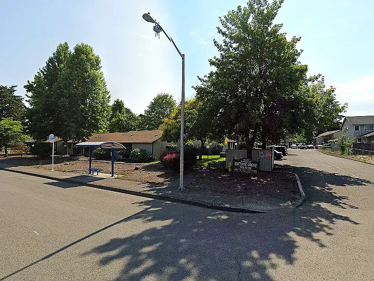 900 N Douglas St — Photo 6