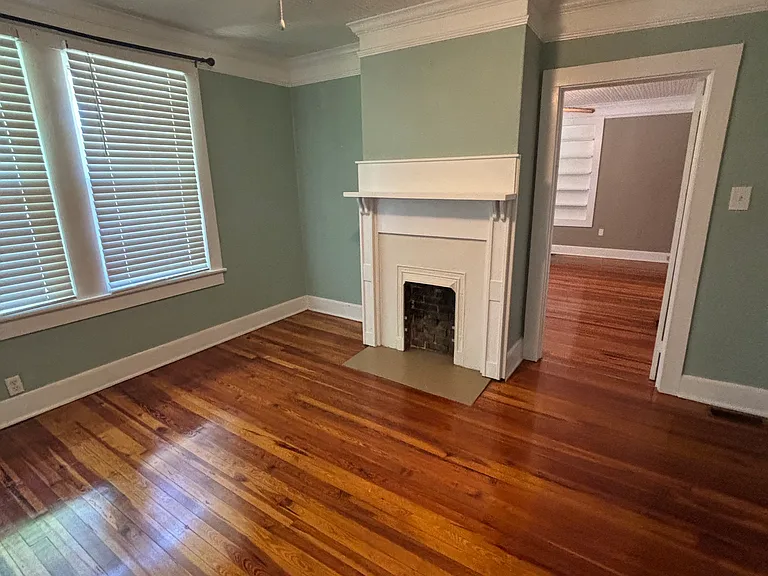 521 N Howard Ave — Photo 12