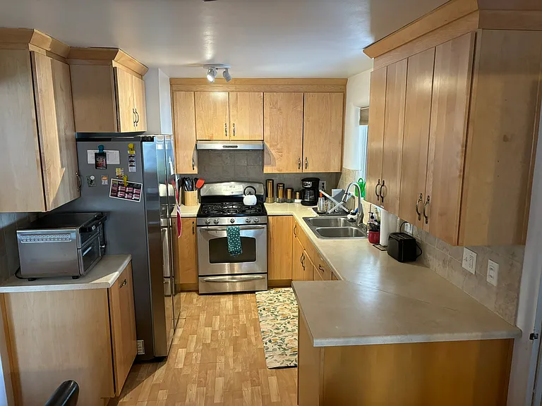 717 Alvarado Dr SE — Photo 3
