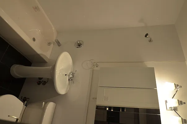 Rented by CITY SKYLINE REALTY INC | media 15