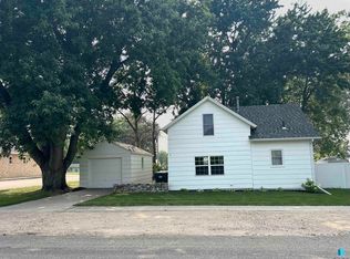 111 S 3rd St, Beaver Creek, MN 56116
