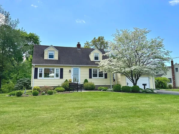 5 Frost Drive, North Haven, CT 06473