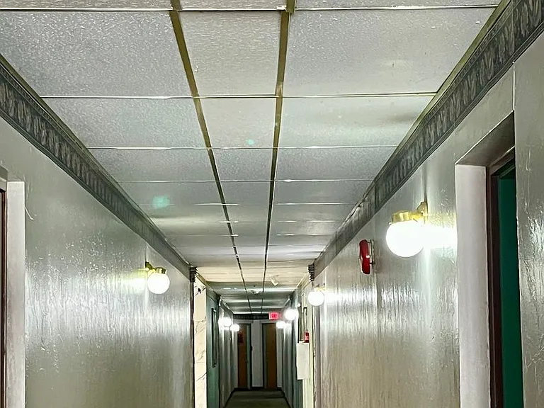 Euclid Towers — Photo 10