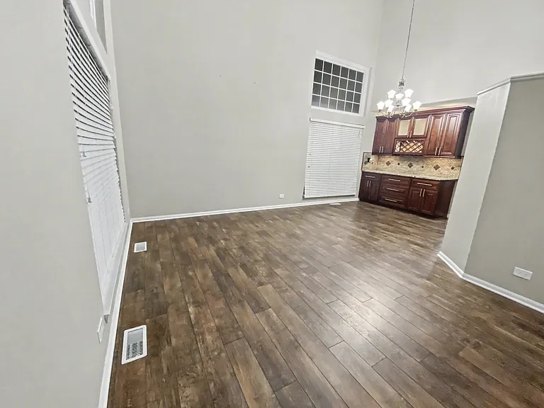 1213 Pennsbury Ln — Photo 3