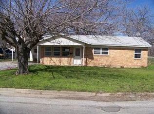 402 W Bell St, Everman, TX 76140