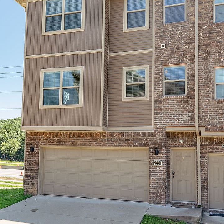1st image of 266 S Slopeside Dr