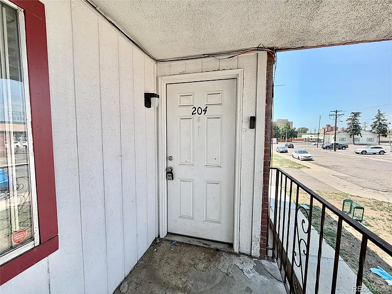 1080 S Eliot St #204 — Photo 2