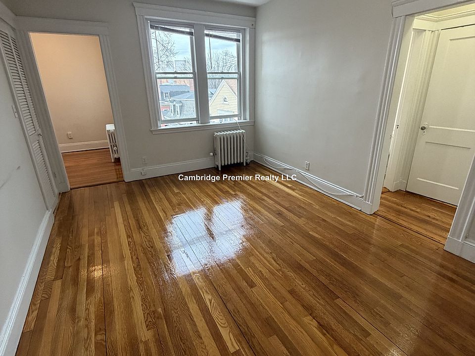 1st image of 28 Langdon St APT 4