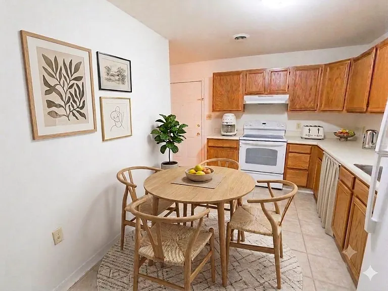 610 Race St #4 — Photo 3