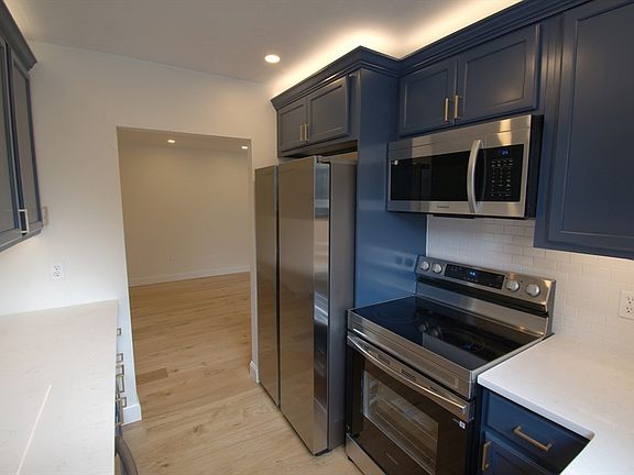 2nd image of 200 Fellsview Ter APT 205B