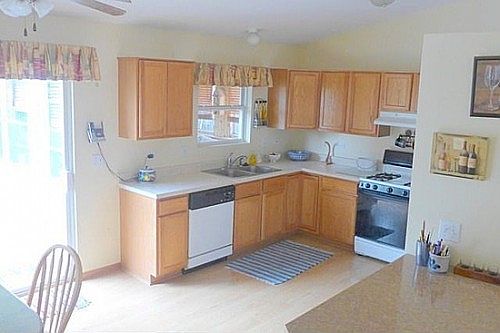 3rd image of 2300 Iroquois Ln