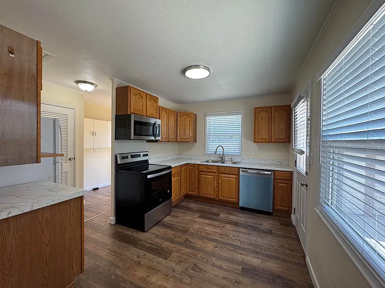 1205 Aspen Ave — Photo 6