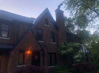 8110 Hendrie Blvd, Huntington Woods, MI 48070