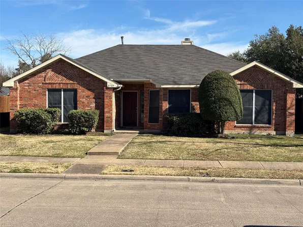 2720 Crystal Falls Dr, Mesquite, TX 75181