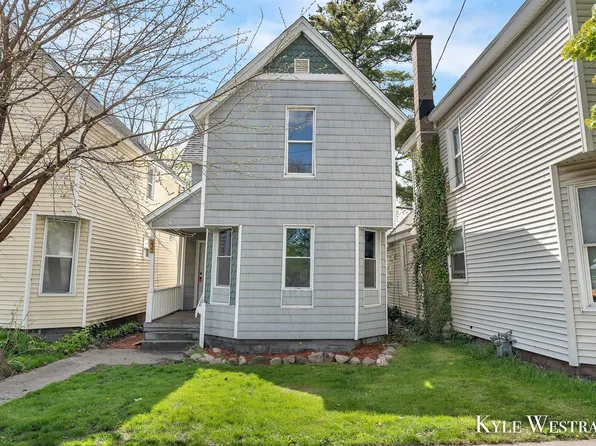 237 Straight Ave SW, Grand Rapids, MI 49504