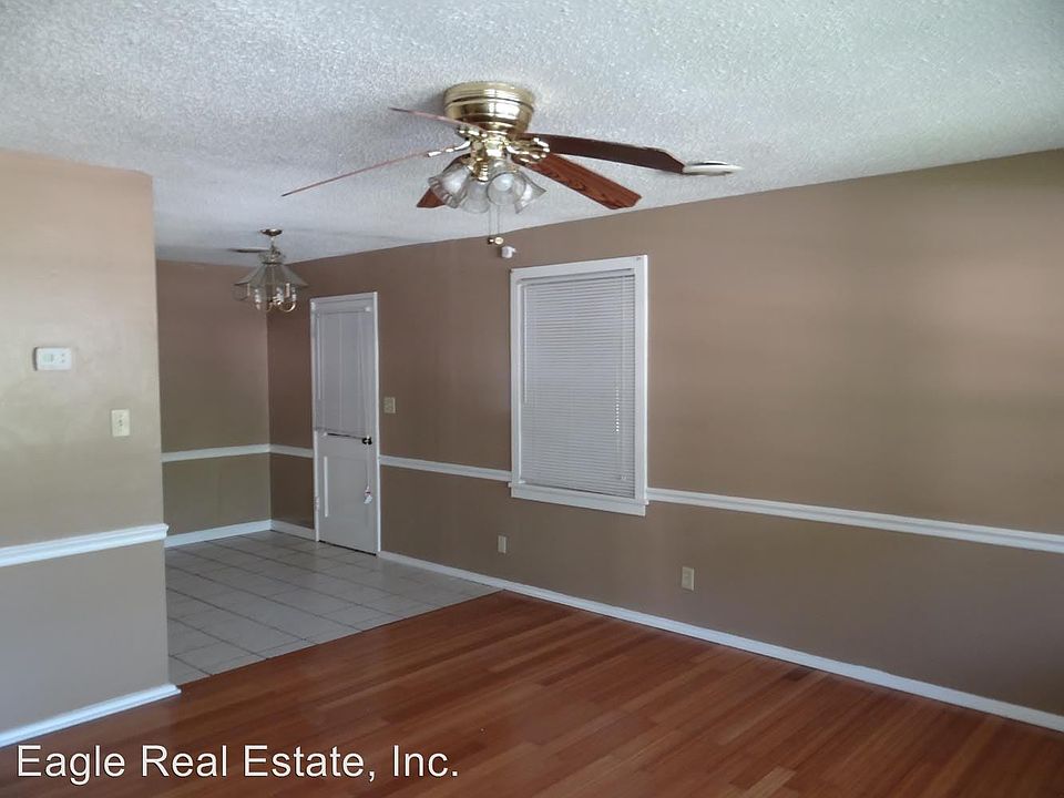 2nd image of 1727 Millican Pl NW