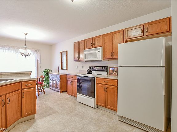 3rd image of 5800 Herons Blvd
