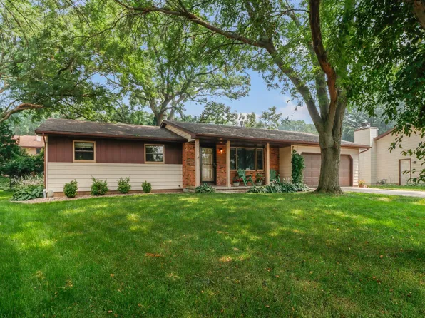 2905 Greenway Trl, Madison, WI 53719