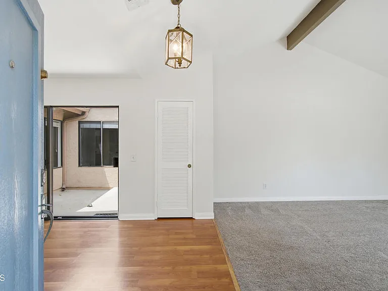 9026 Feather St — Photo 5
