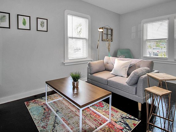 5th image of 131 N L St APT 2