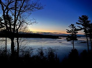 61 Spar Cove Rd, Freeport, ME 04032