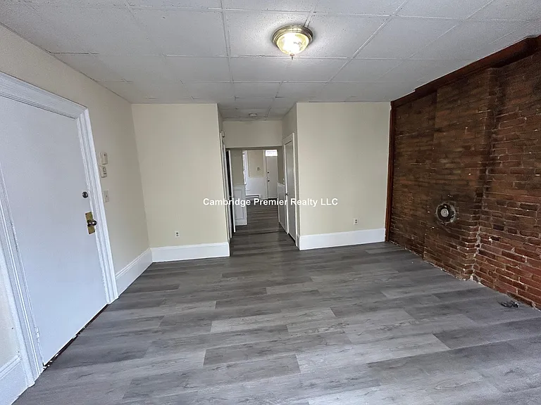 9 School St #3 — Photo 2