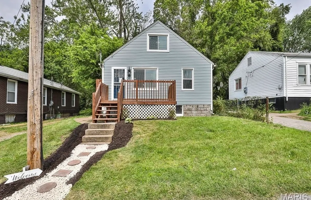 3 bed, 861 sqft, $1,550 — Photo 1
