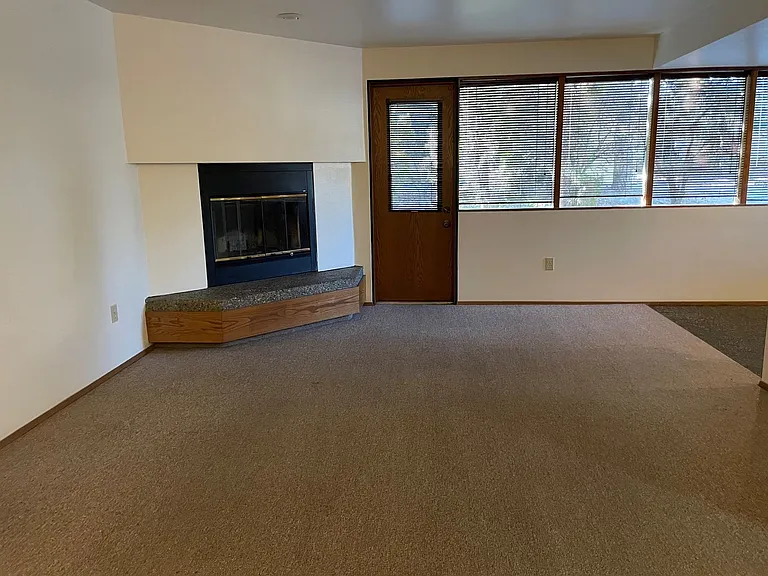 1421-1459 Seattle Ave — Photo 6