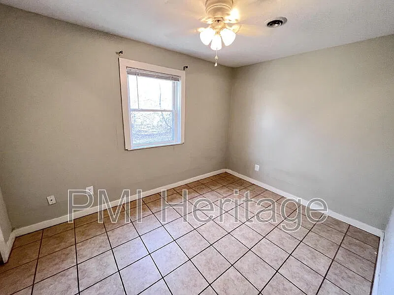 2 bed, 1.0 bath, 725 sqft, $925 — Photo 3