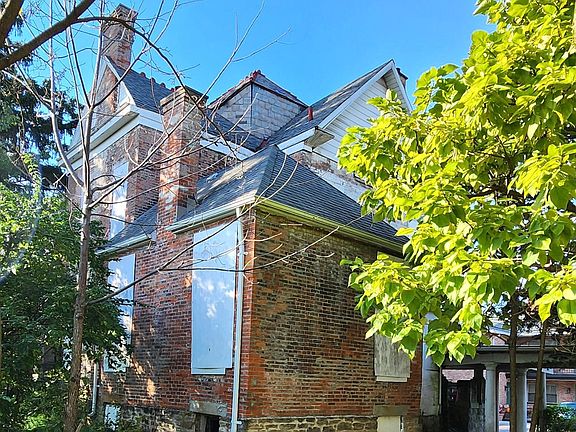 4th image of 86 Wilson Ave