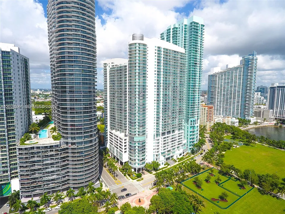 1800 N Bayshore Dr #2310