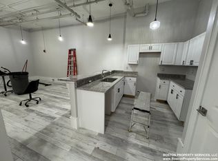 21 Temple Pl #2L, Boston, MA 02111