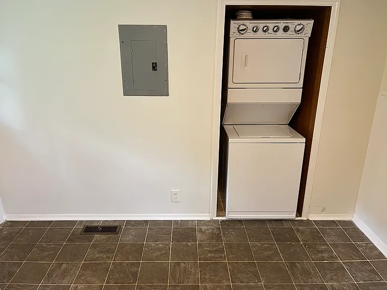 348 Woodycrest Ave — Photo 8