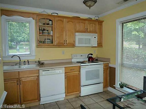 3rd image of 307 Village Ln