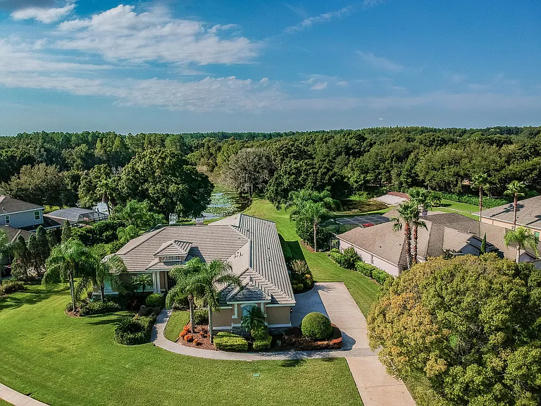 1107 Oxbridge Dr — Photo 13