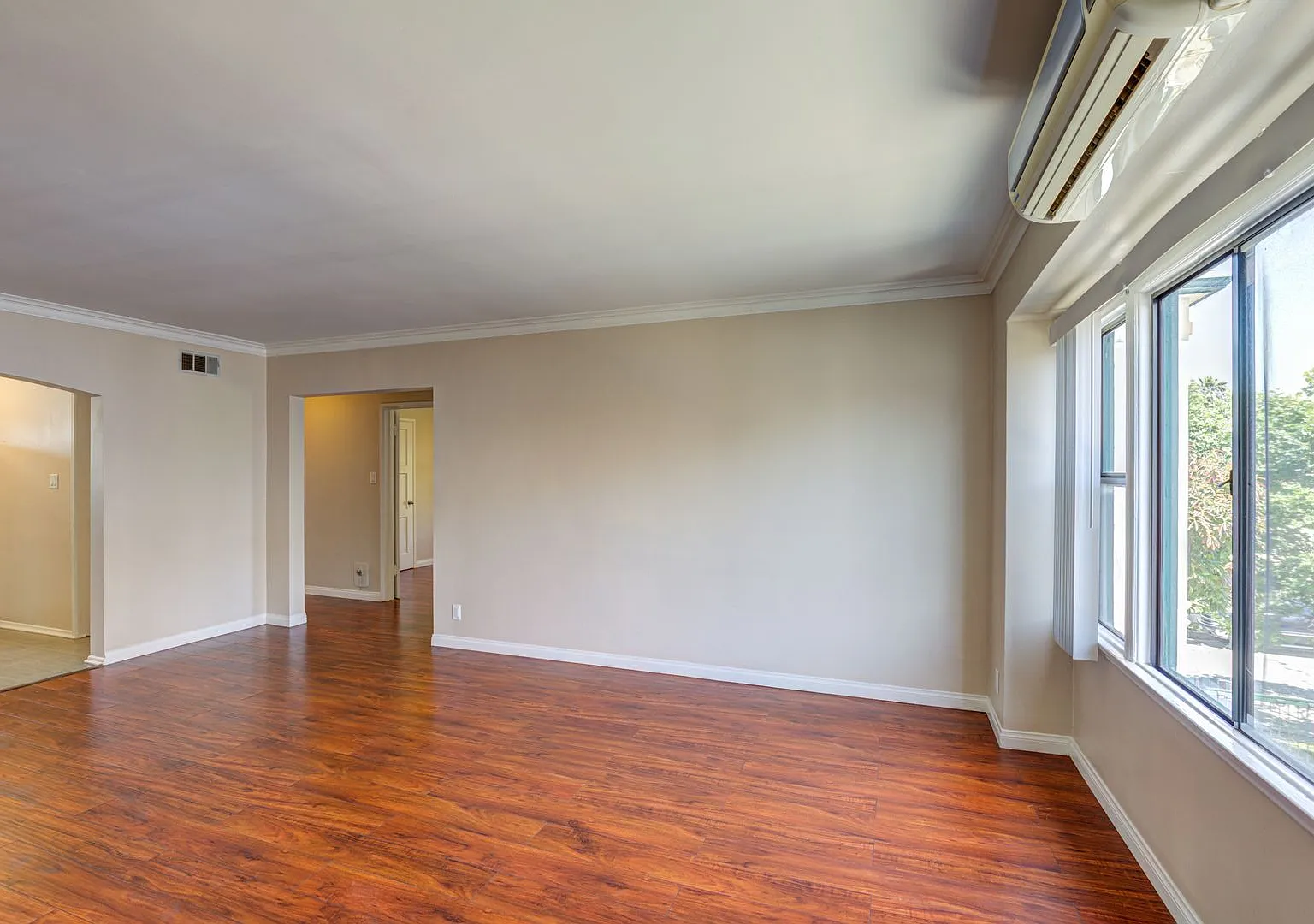 Plymouth Residences — Photo 1