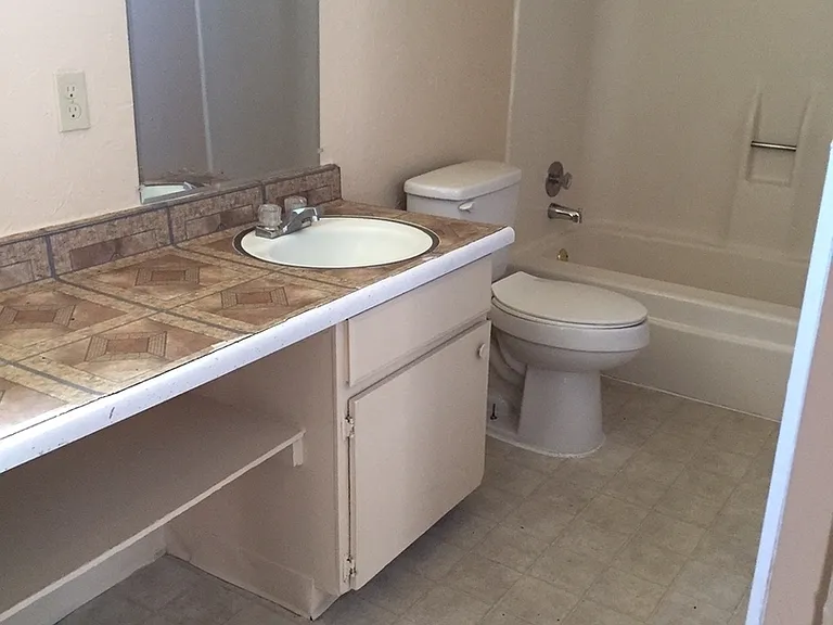 485 Linden St — Photo 4