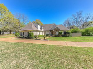 327 Fletcher Rd, Collierville, TN 38017
