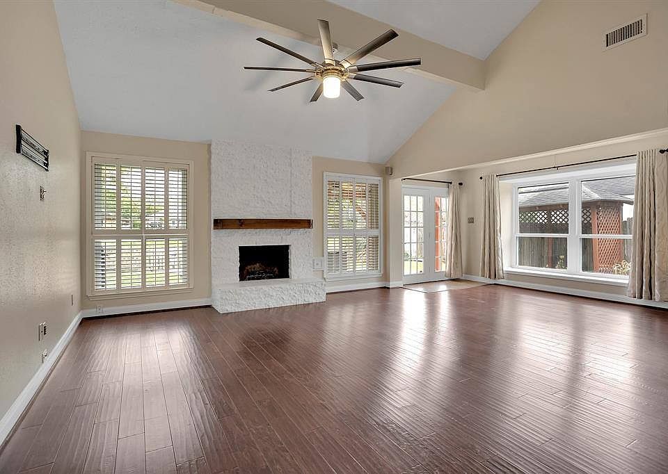 1st image of 2119 Victoria Garden Dr