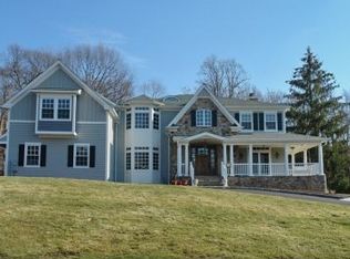 35 Stonewall Dr, Livingston, NJ 07039