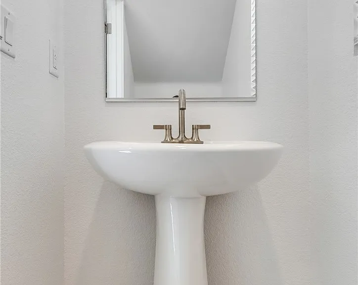 10733 Rhinehill Ave — Photo 6