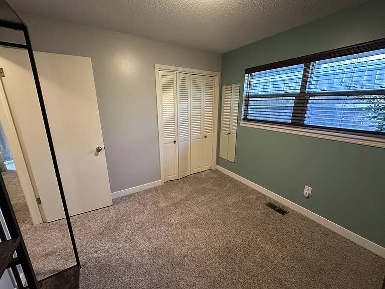 5912 N Sterling Dr — Photo 27