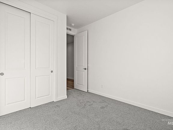 4th image of 1418 White Clfs
